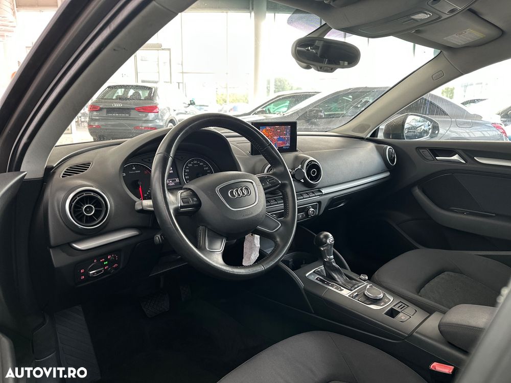 Audi A3 Sportback 1.6 TDI S-tronic Attraction - 16