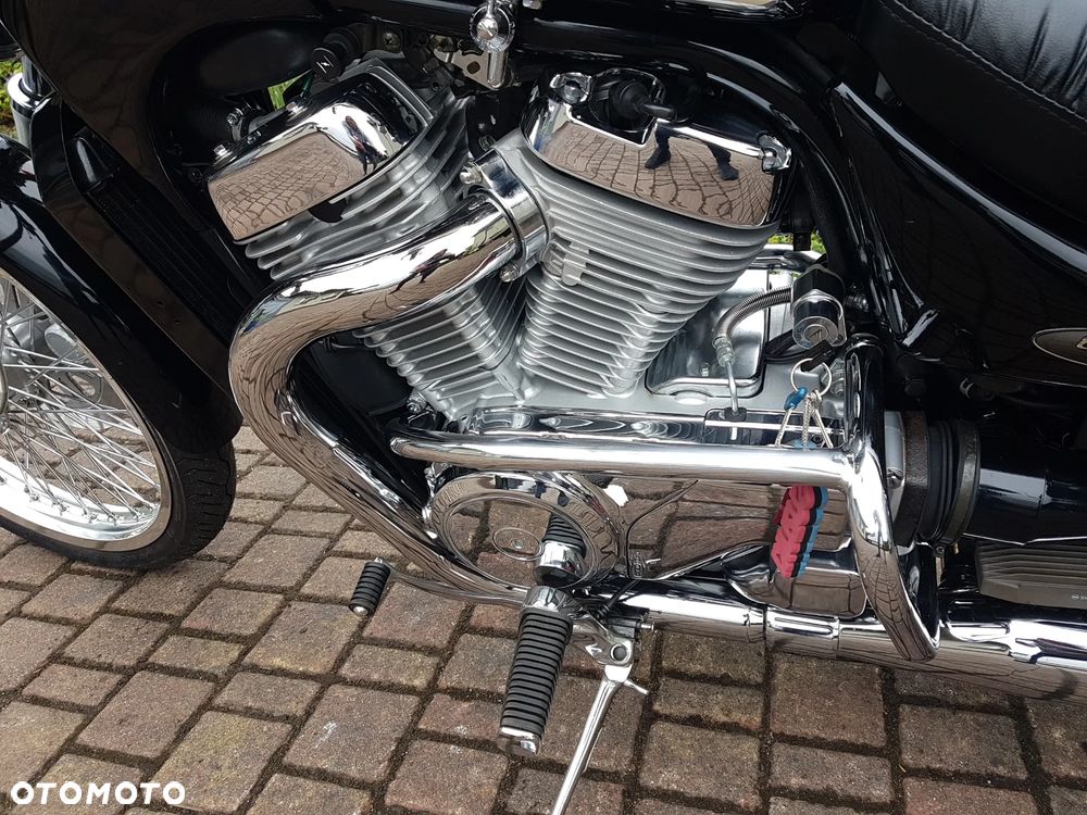 Suzuki Intruder - 21