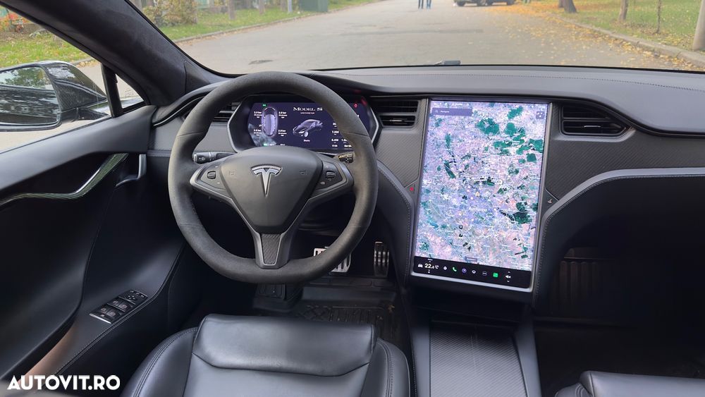 Tesla Model S - 16