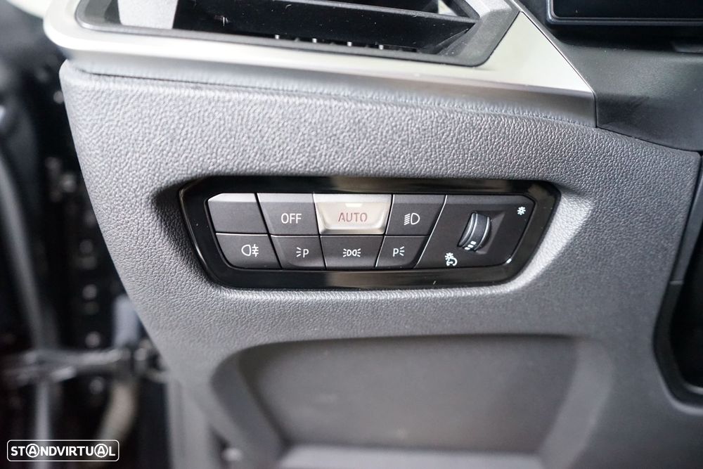 BMW i4 eDrive40 Desportiva M - 30