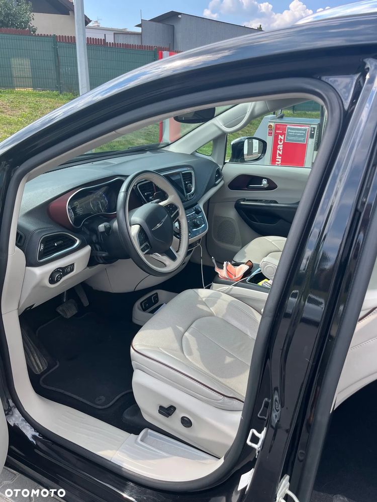 Chrysler Pacifica - 3