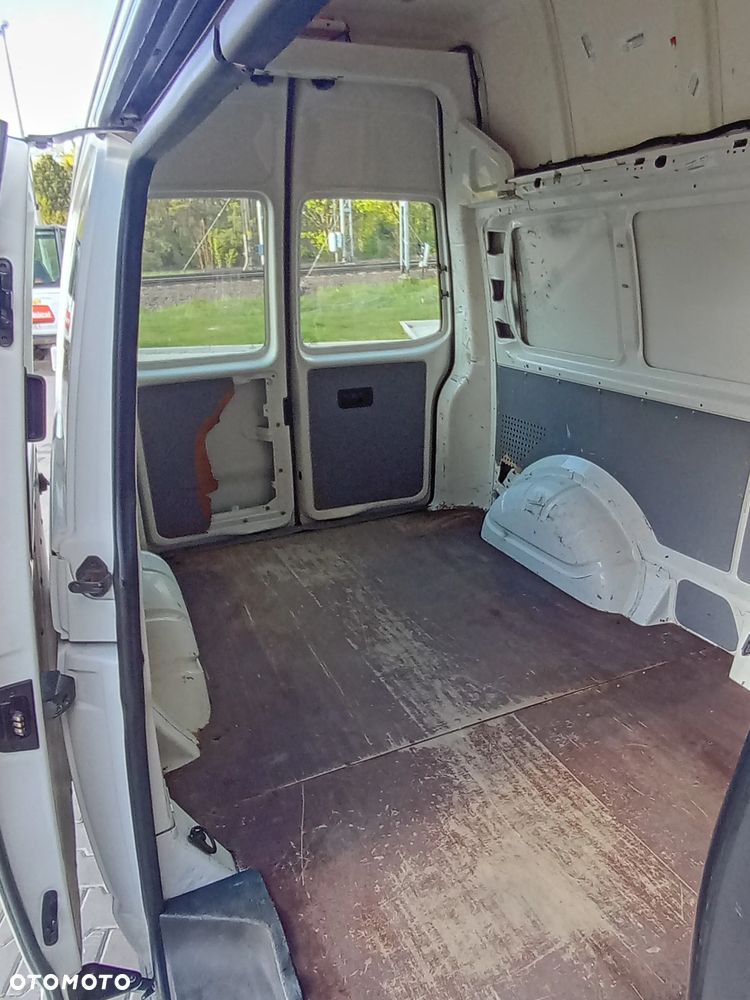 Volkswagen TRANSPORTER T5 XI.2009r. MAX WYSOKI 1,9 TDI 102KM KLIMATYZACJA NOWE SPRZĘGŁO I ROZRZĄD PRZEGLĄD NA ROK ZERO RDZY 3 OSOBOWY STAN TECHNICZNY WZOROWY ŁADOWNOŚĆ 1385 KG BEZWYPADKOWY VAT1 ELEKTR. SZYBY I LUSTERKA - 20