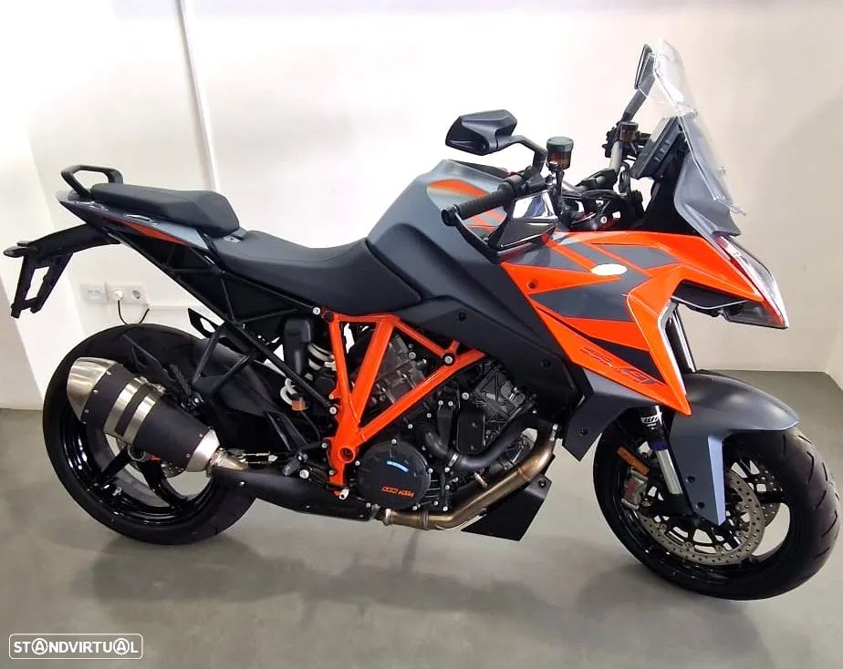 KTM Duke 1290 Super Duke GT - 1