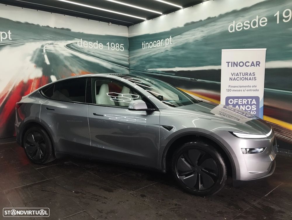 Tesla Model Y - 4