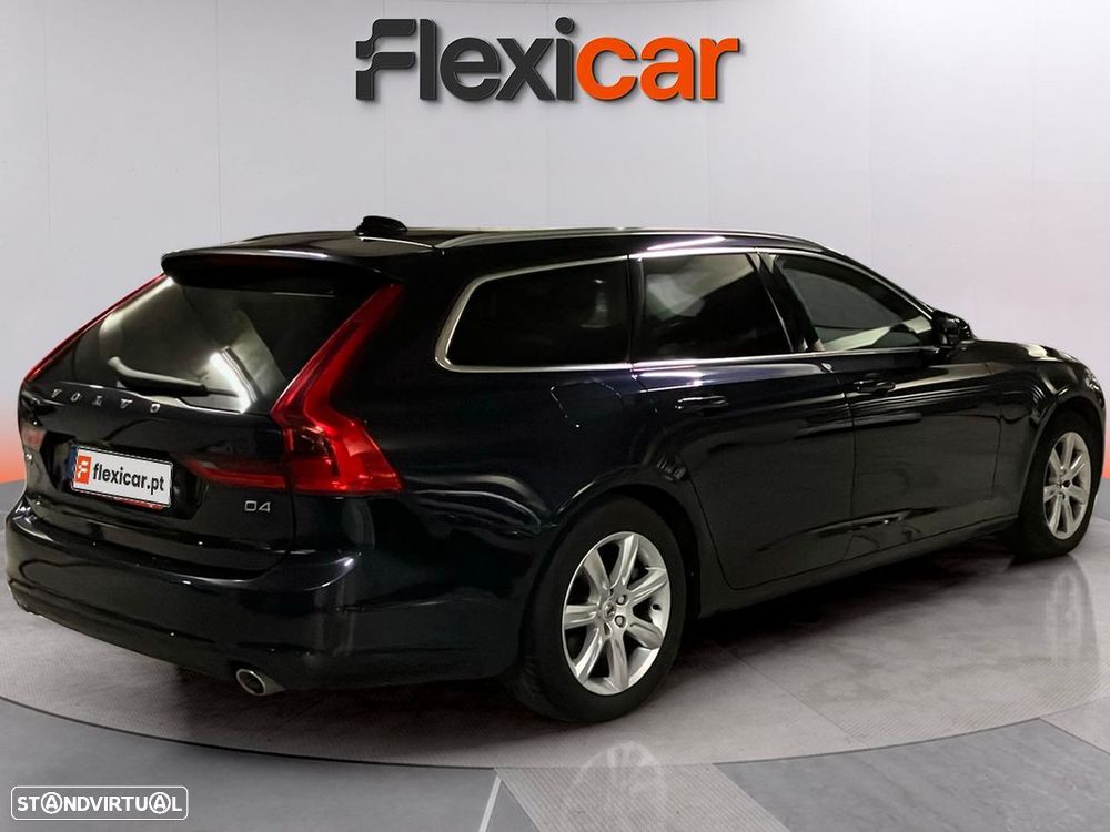 Volvo V90 2.0 D4 Momentum Plus Geartronic - 4