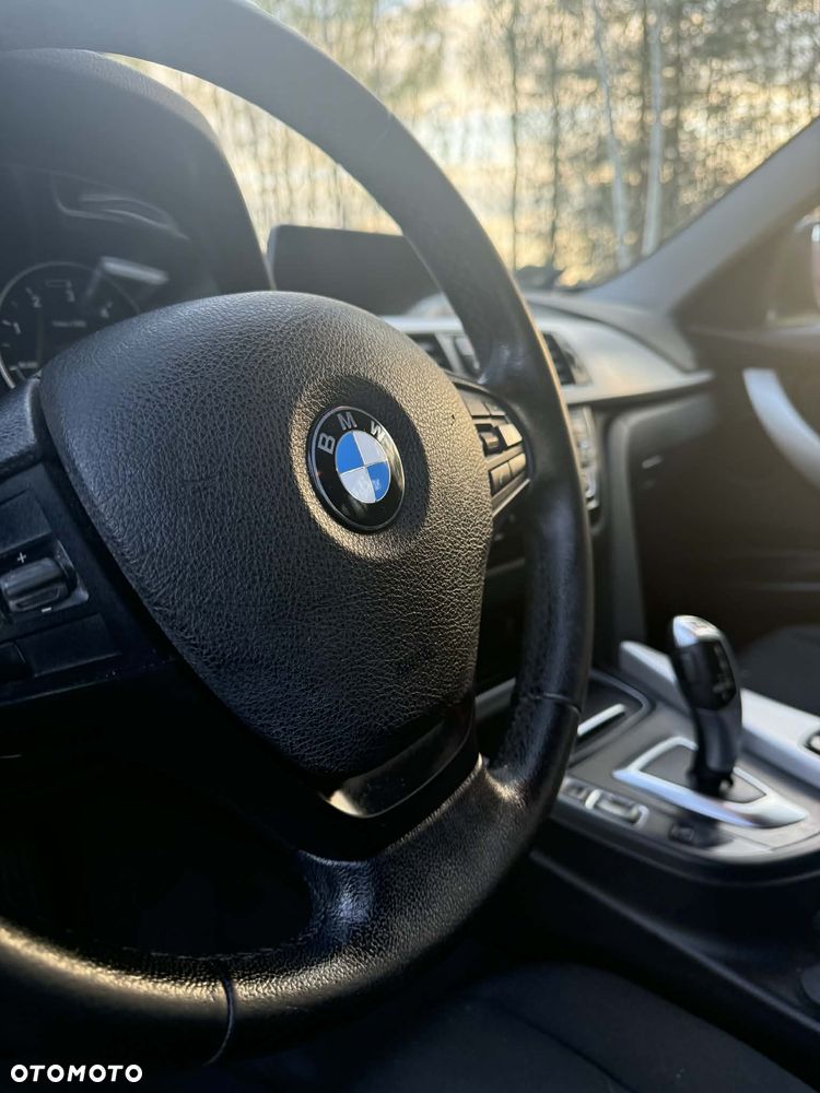 BMW Seria 3 318d - 3