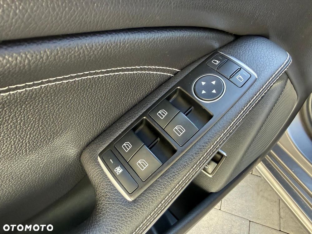 Mercedes-Benz CLA 220 d 7G-DCT SCORE - 14