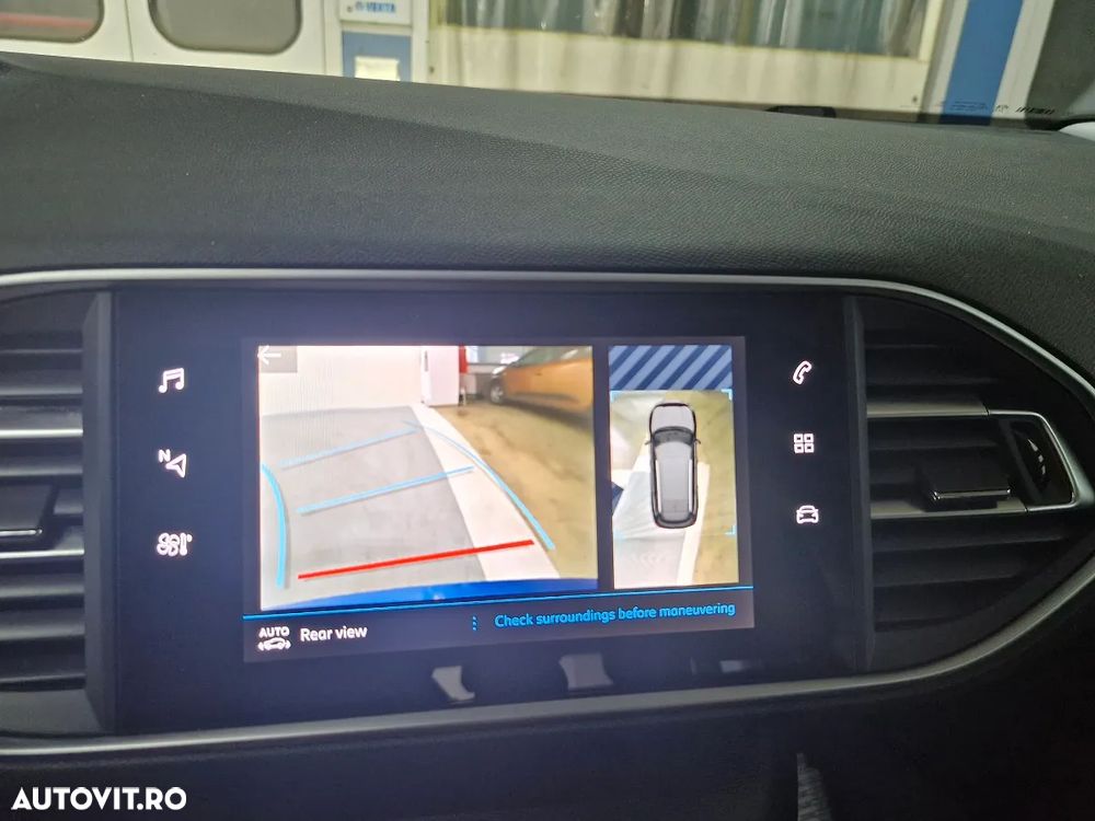 Peugeot 308 1.2 L PureTech Turbo S&S Allure - 11