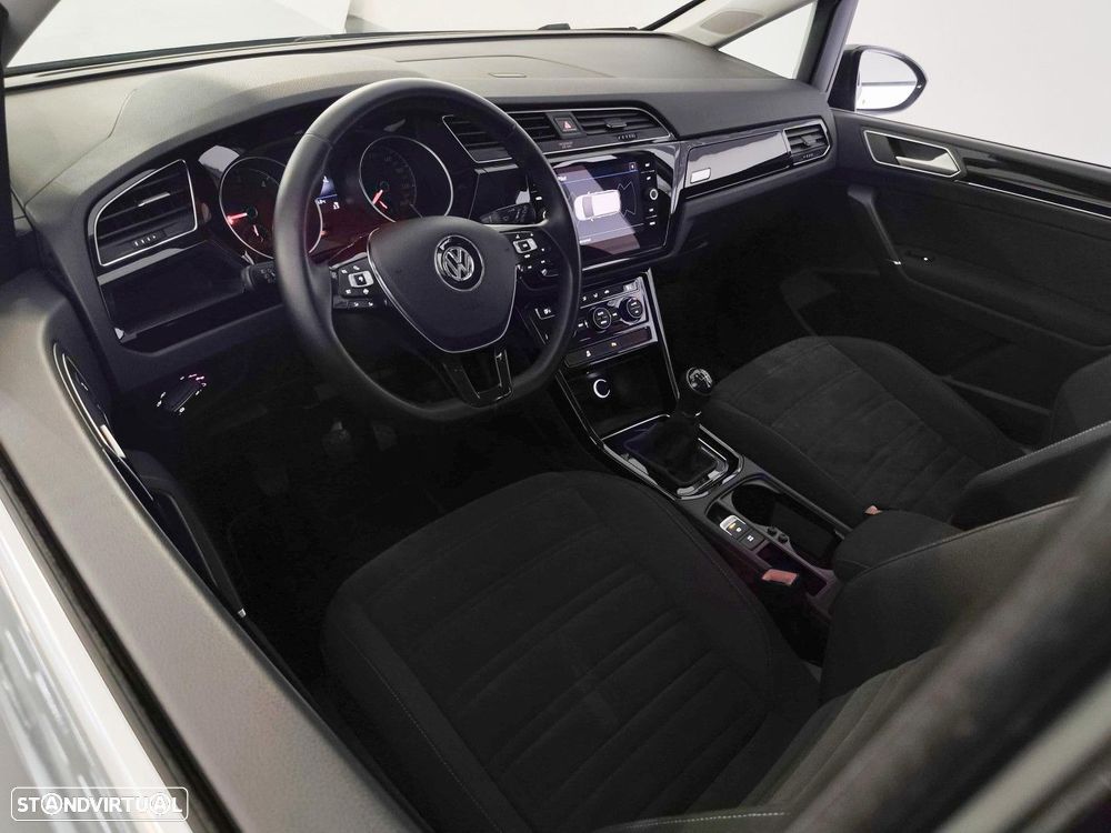 VW Touran 1.6 TDI Highline - 14