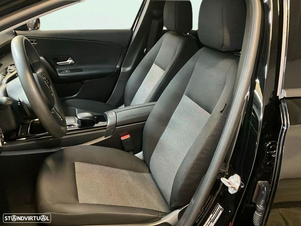 Mercedes-Benz A 250 Limousine - 12