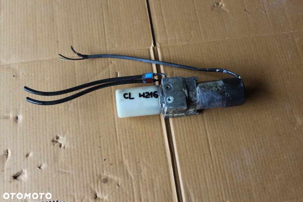 SIŁOWNIK TYLNEJ KLAPY MERCEDES CL W216 2168000048 2008
