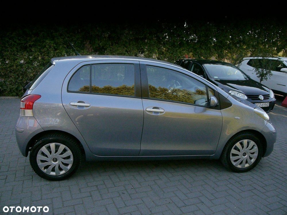 Toyota Yaris 1.33 VVT-i Executive - 10