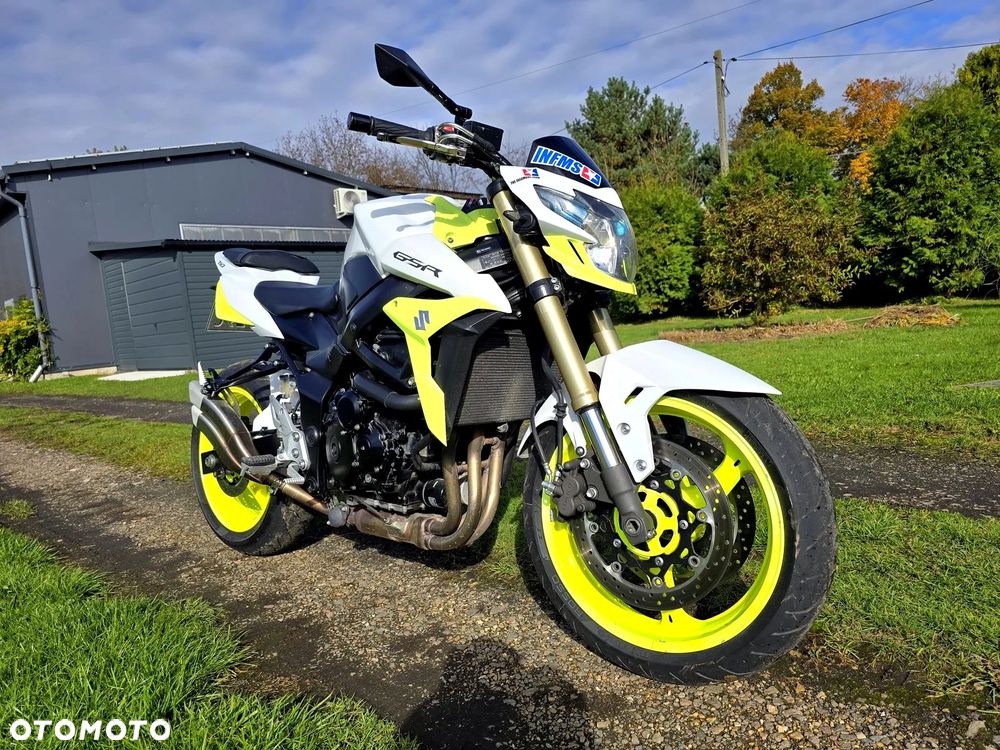 Suzuki GSR - 1