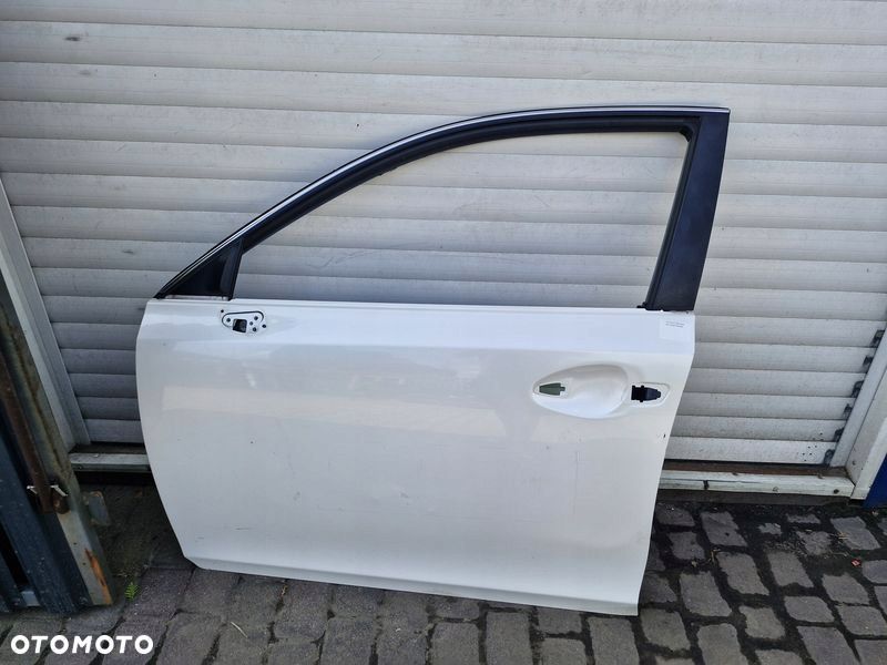 LEXUS CT200H DRZWI LEWY PRZÓD PRZEDNIE 077 - 6