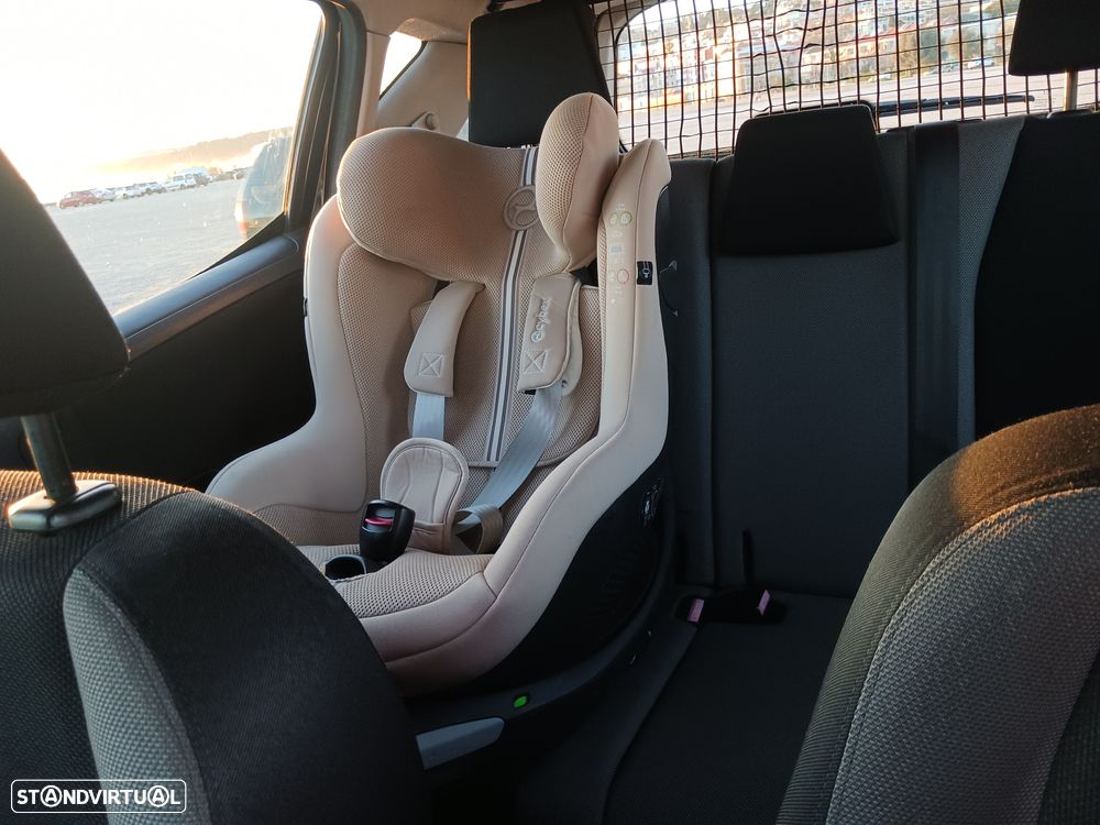 Peugeot 207 SW 1.6 HDi Trendy - 17