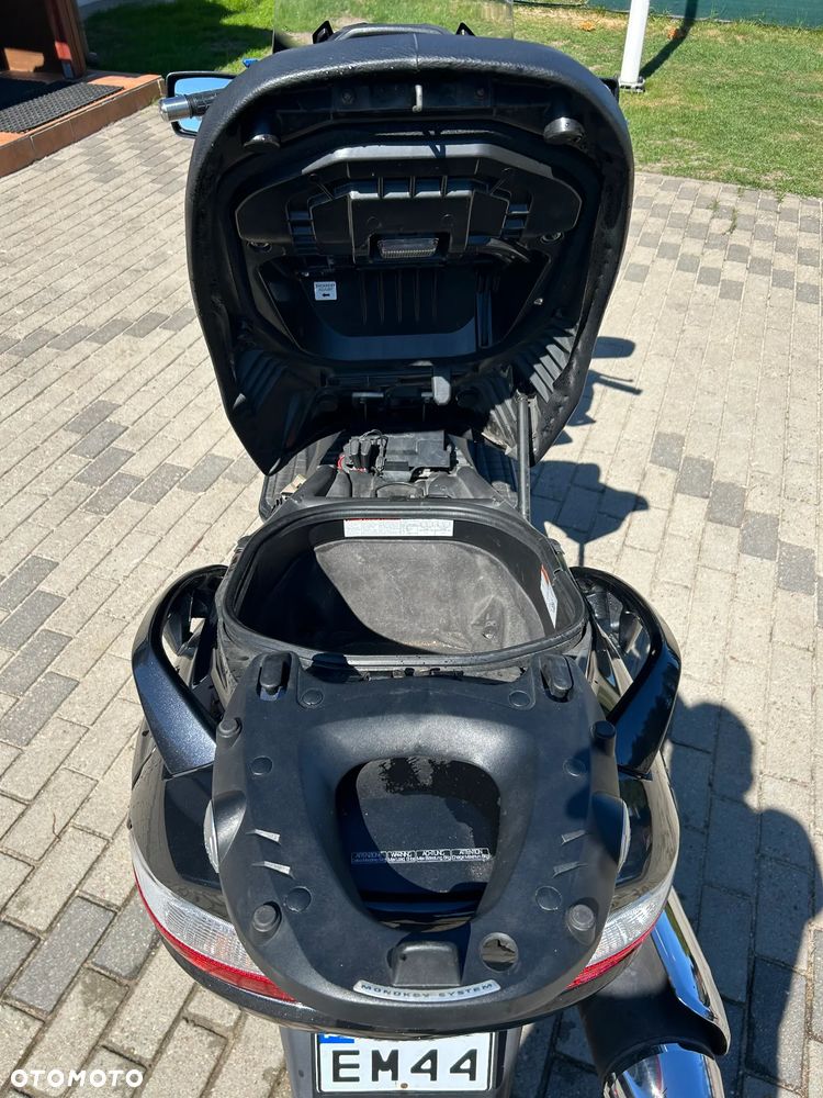 Suzuki Burgman - 6