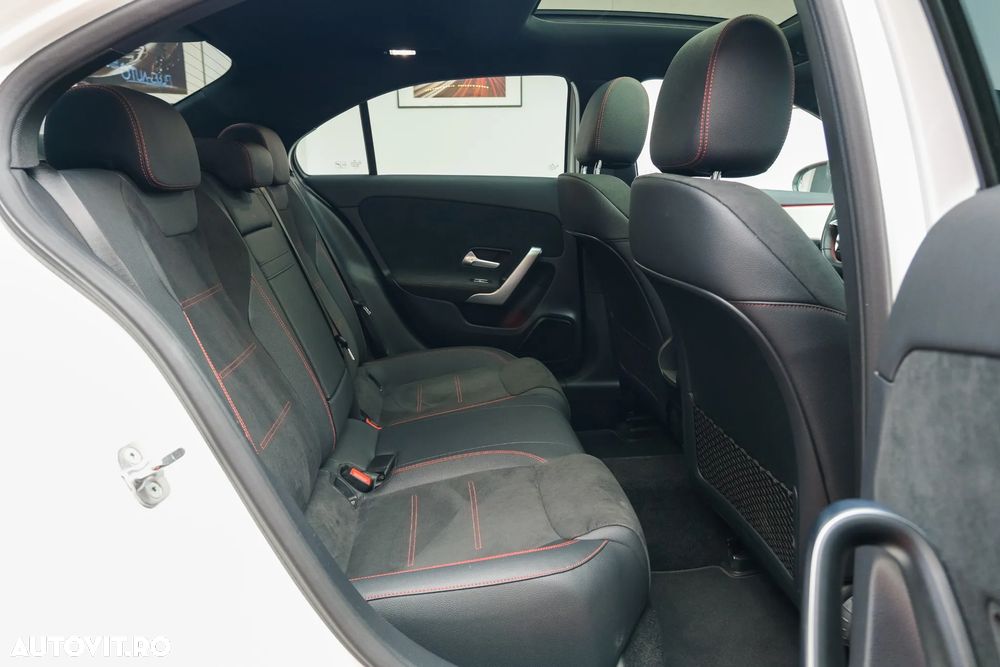 Mercedes-Benz A 180 7G-DCT AMG Line - 20