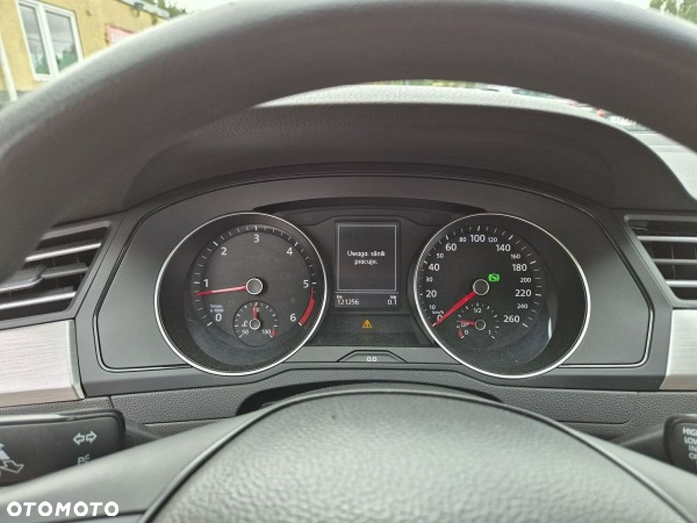 Volkswagen Passat - 31