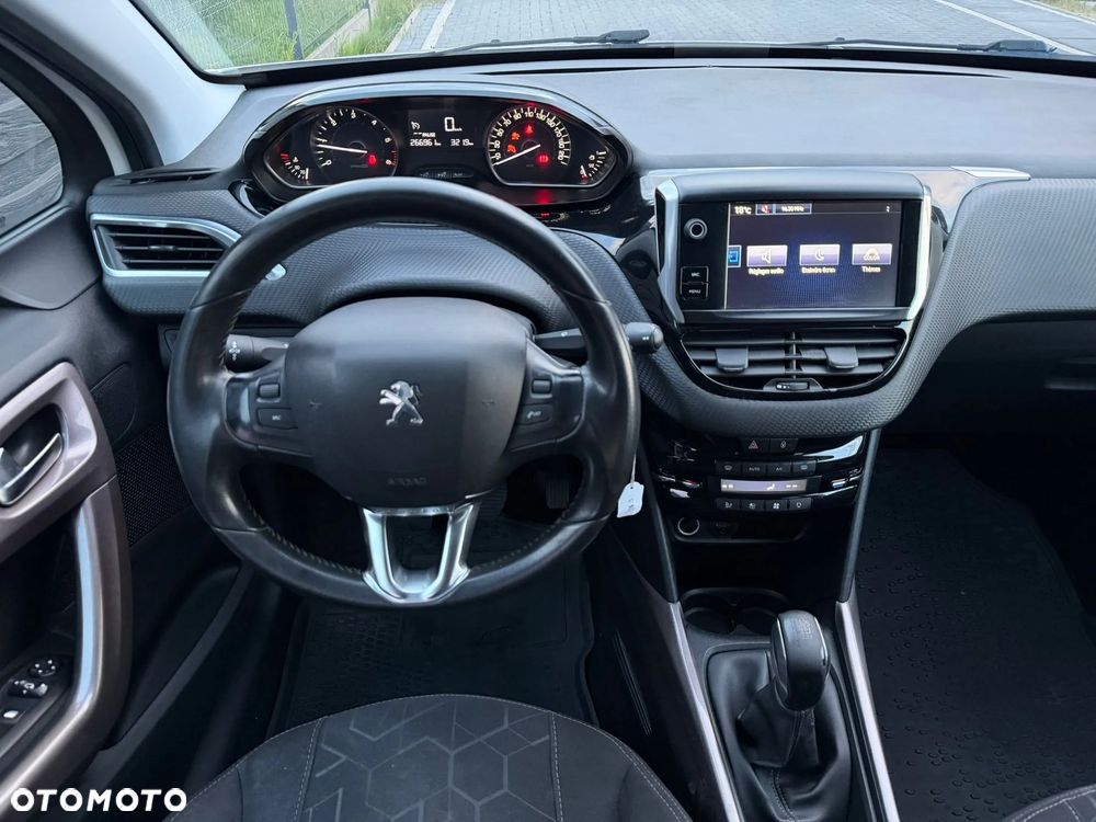Peugeot 2008 1.6 BlueHDi Style - 16