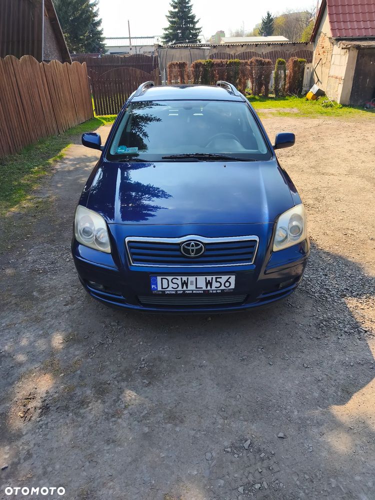 Toyota Avensis 1.8 VVT-i Sol - 1