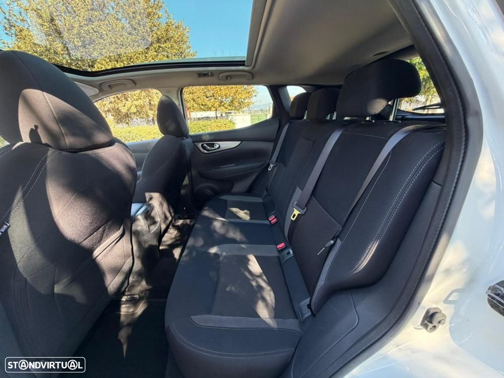 Nissan Qashqai 1.3 DIG-T MHEV Premiere Edition - 10