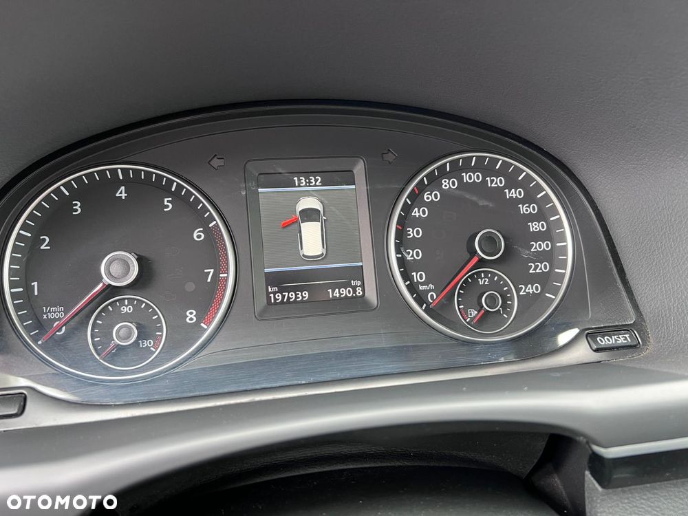 Volkswagen Touran 1.2 TSI STYLE - 19