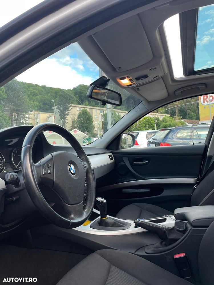BMW Seria 3 320i - 15