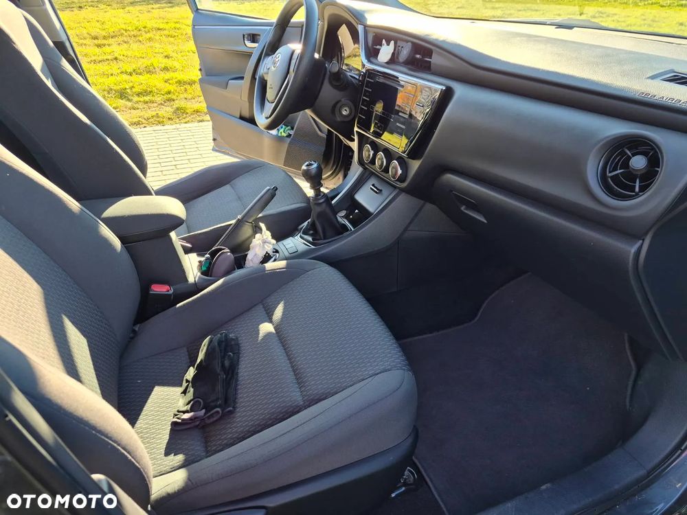 Toyota Corolla 1.6 Classic Plus - 12