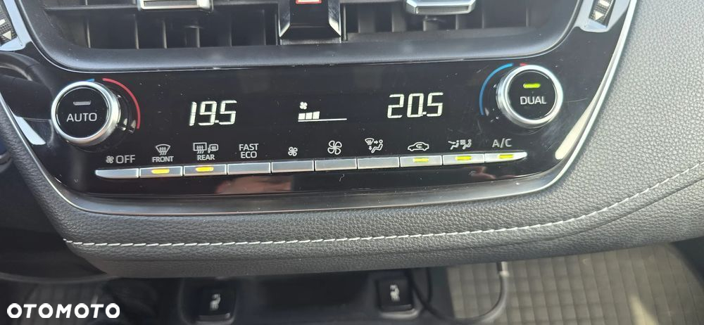 Toyota Corolla 2.0 Hybrid Comfort - 30