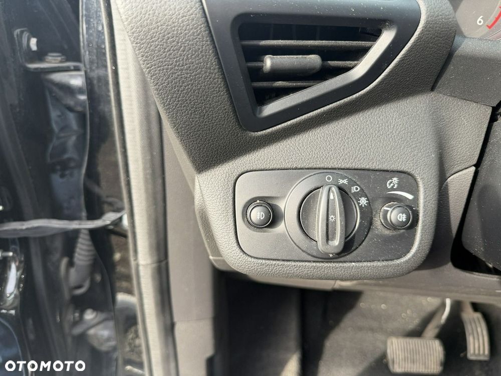 Ford Kuga - 25