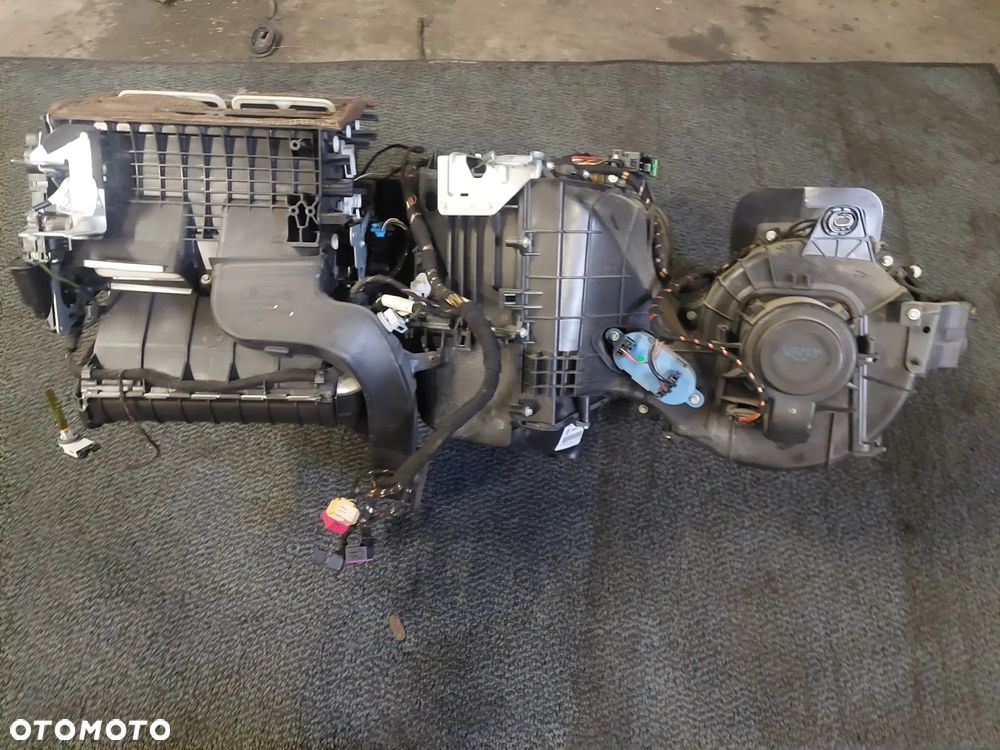 VOLKSWAGEN T5 MULTIVAN NAGRZEWNICA KLIMATRONIC 7H5820005CF RAF-AUTO - 2