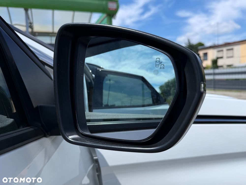 Peugeot 3008 1.5 BlueHDi Allure S&S - 18