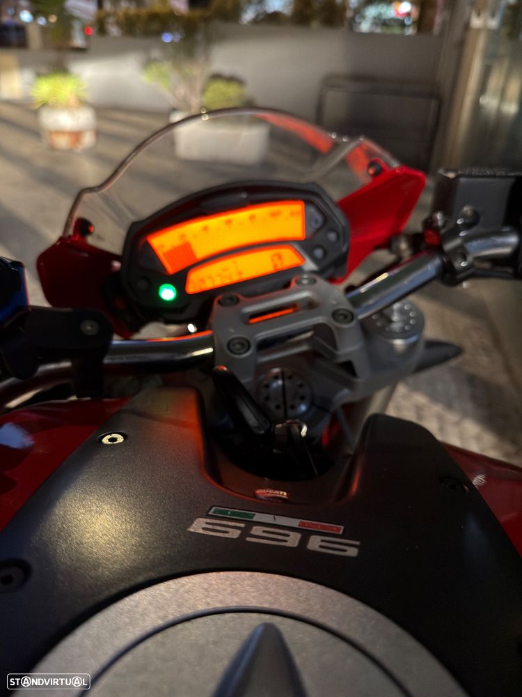 Ducati Monster 696 - 17