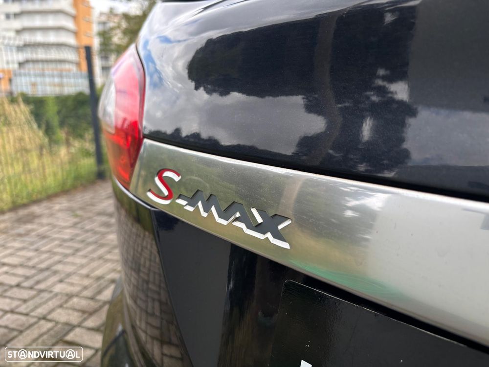 Ford S-Max 2.0 TDCi Titanium 7L - 17