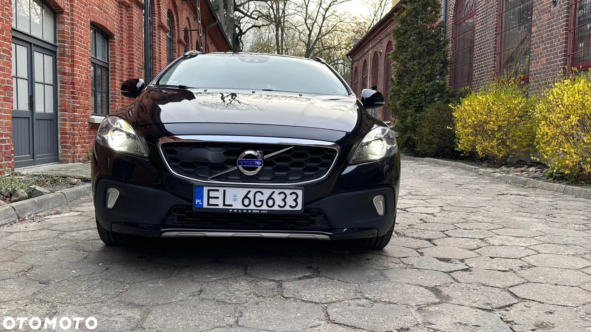 Volvo V40 Cross Country T4 AWD Momentum - 3