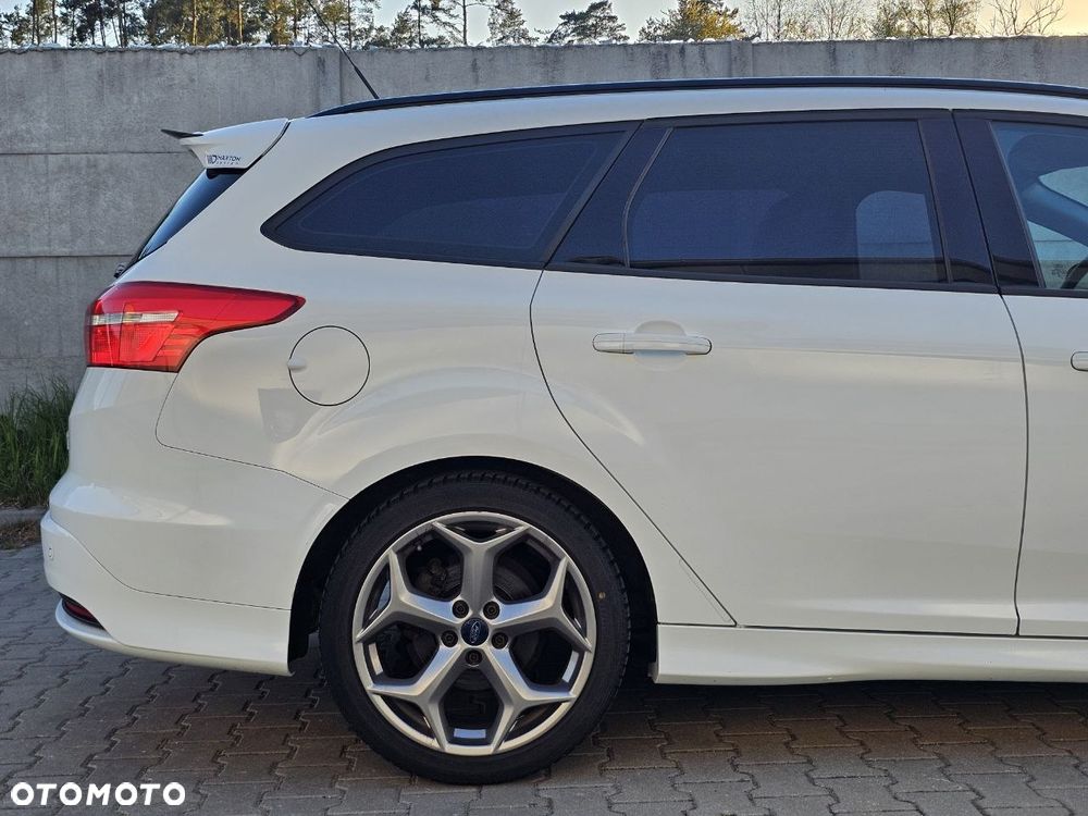Ford Focus 2.0 EcoBoost ST mit Leder-Sport-Paket - 20