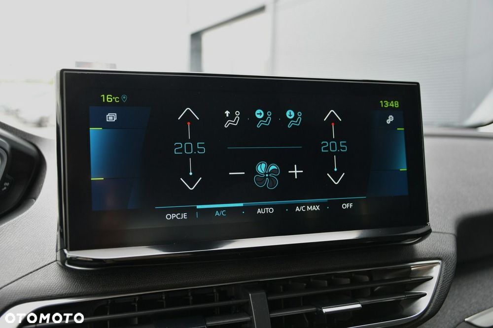 Peugeot 3008 1.6 PureTech Hybrid PHEV Road Trip S&S EAT8 - 28