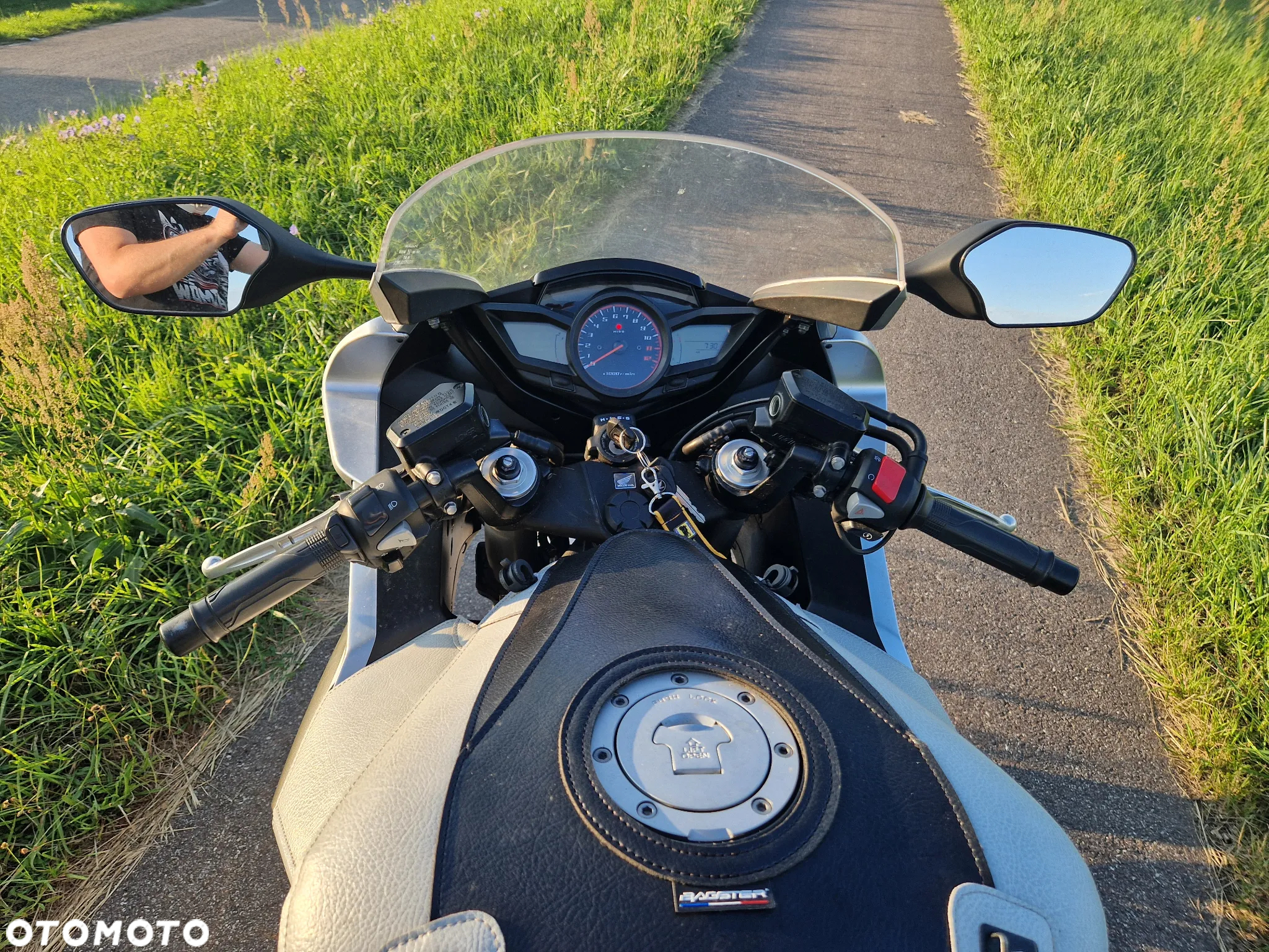 Honda VFR - 7