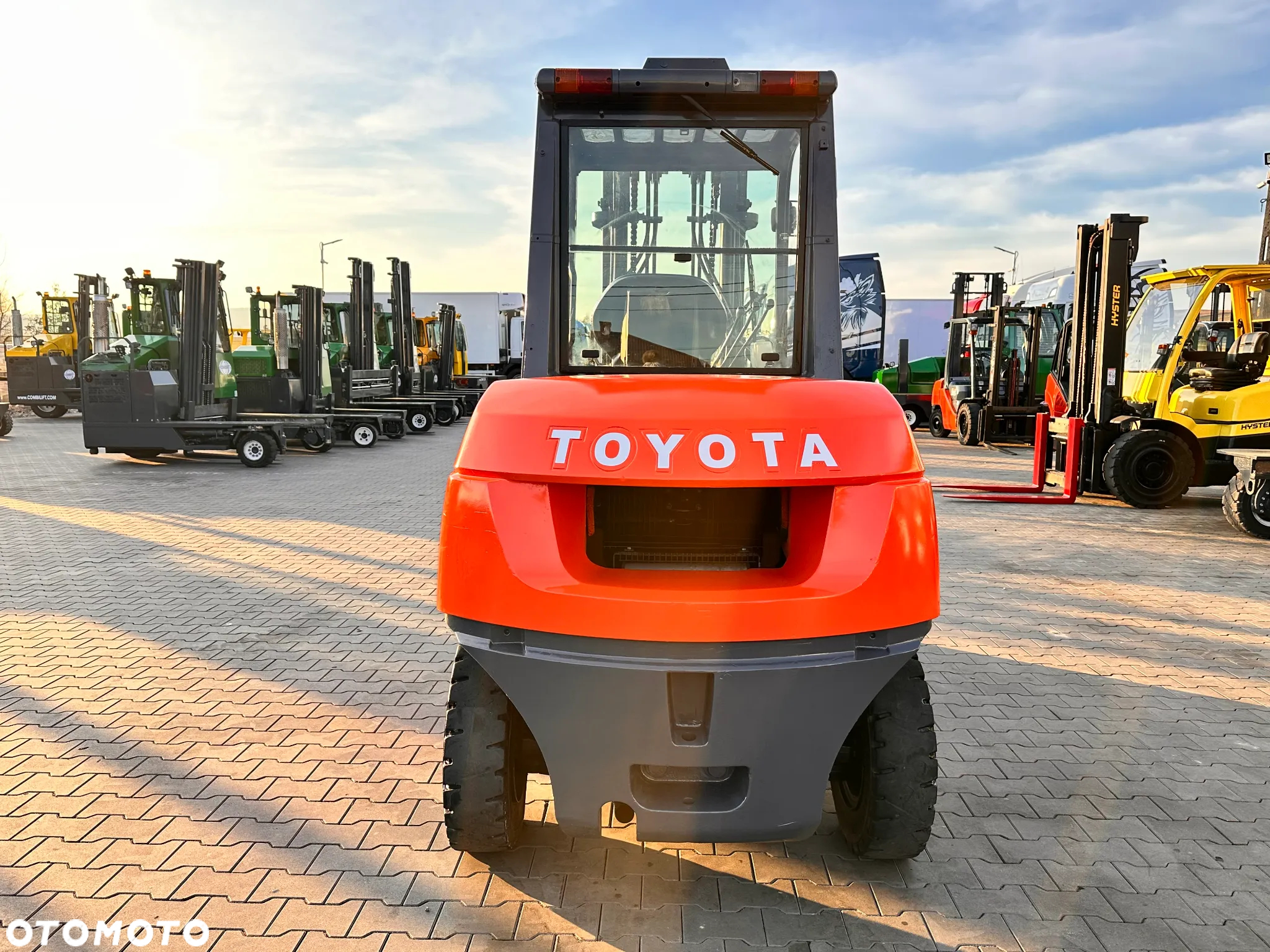 Toyota 42-4FD40 / DIESEL / 4500KG / DUPLEX / WIDŁY 1400MM / ZADBANA - 9
