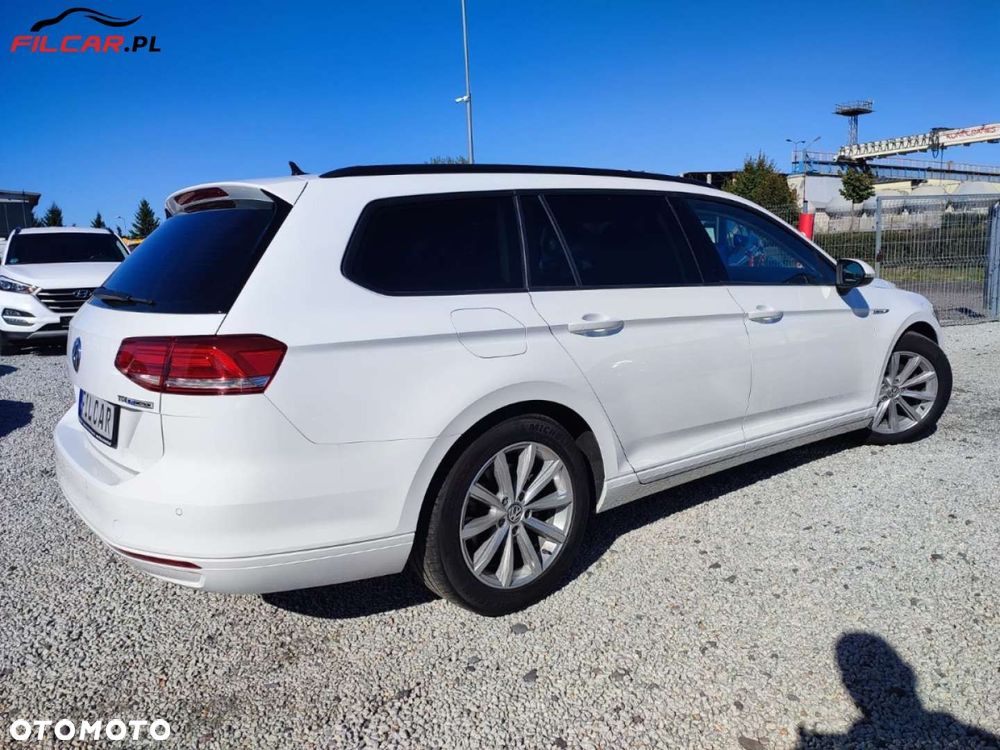 Volkswagen Passat - 19