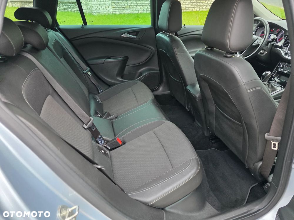 Opel Astra 1.4 Turbo Start/Stop Business - 9