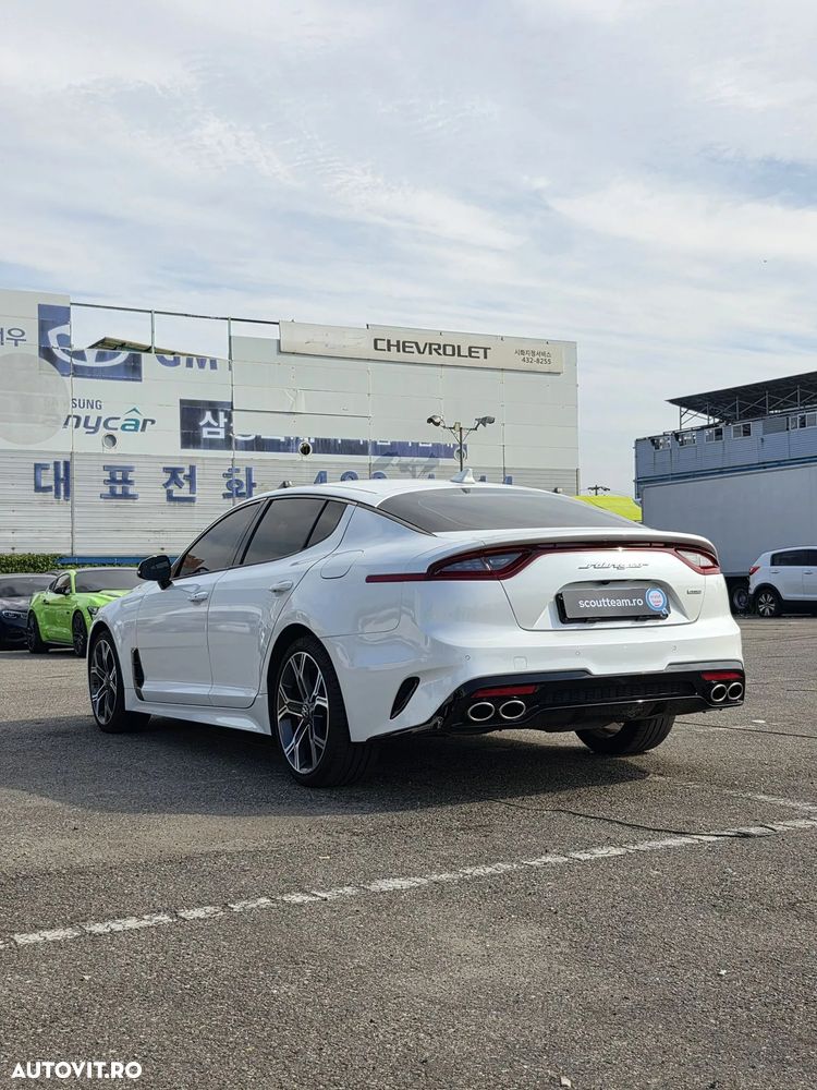 Kia Stinger - 5