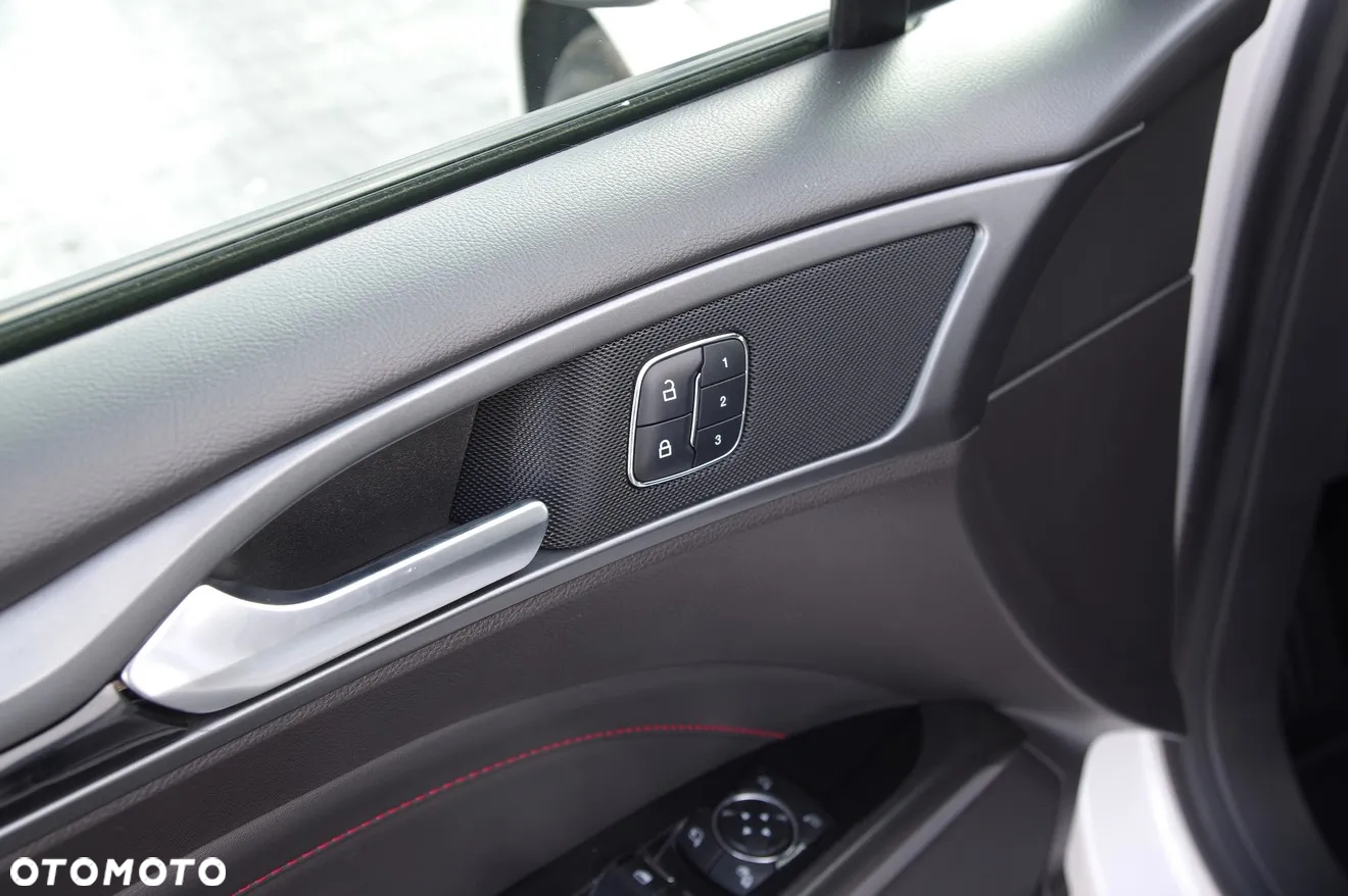 Ford Mondeo 2.0 TDCi Bi-Turbo ST-Line X PowerShift - 19