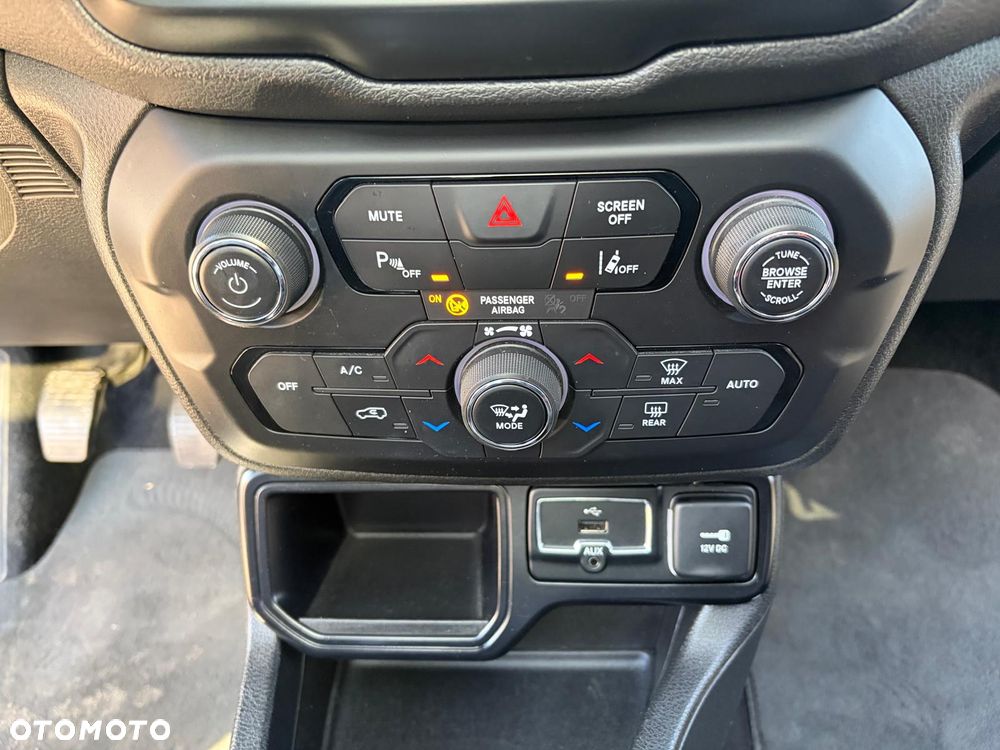Jeep Renegade - 23