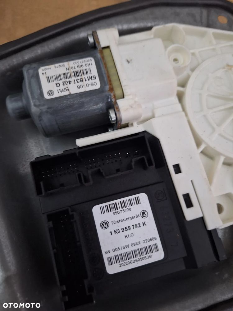 PODNOŚNIK ELE SZYBY PRAWY PRZÓD VW GOLF PLUS - 2