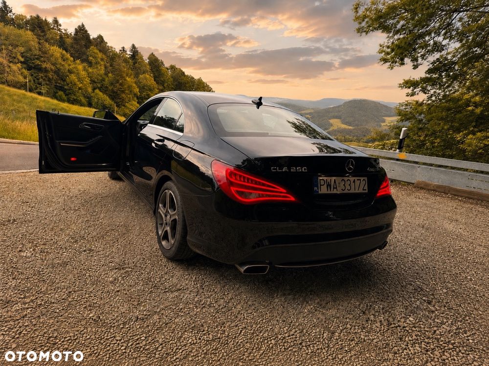 Mercedes-Benz CLA 250 4Matic 7G-DCT Urban - 3