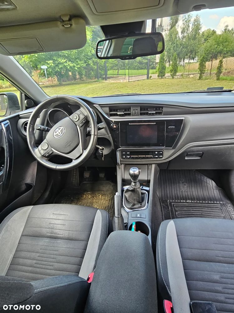Toyota Auris 1.6 Premium - 12