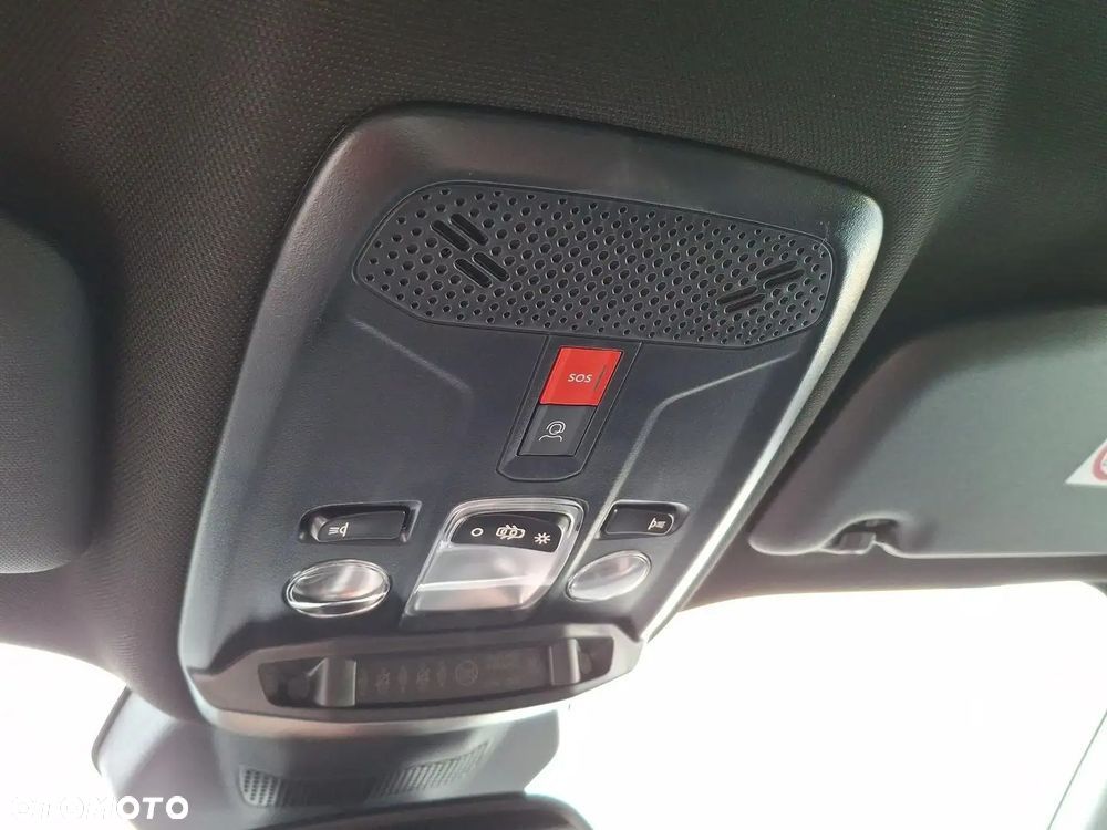 Peugeot 2008 PureTech mHEV GT E-DCS6 - 15