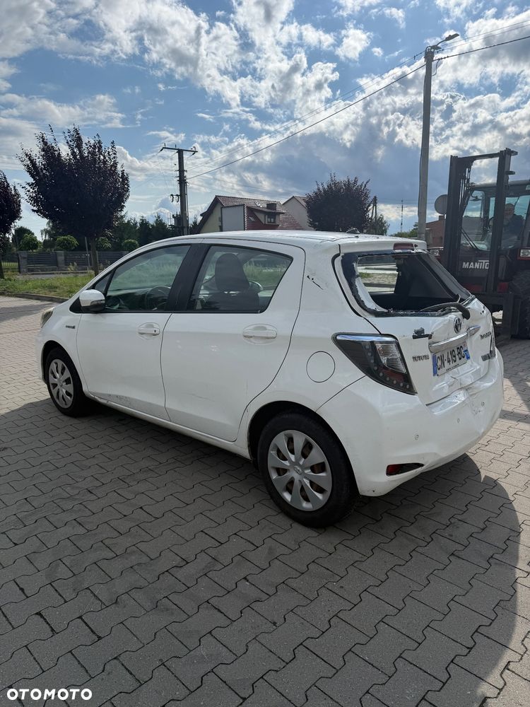 Toyota Yaris - 4