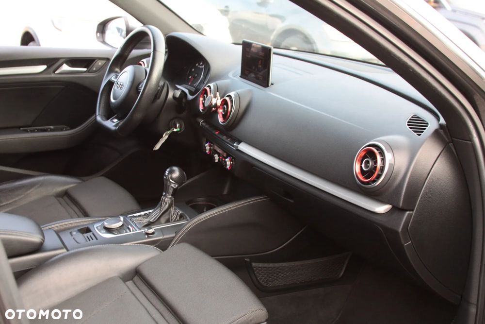 Audi A3 Sportback 1.4 TFSI S tronic S line Sportpaket - 17